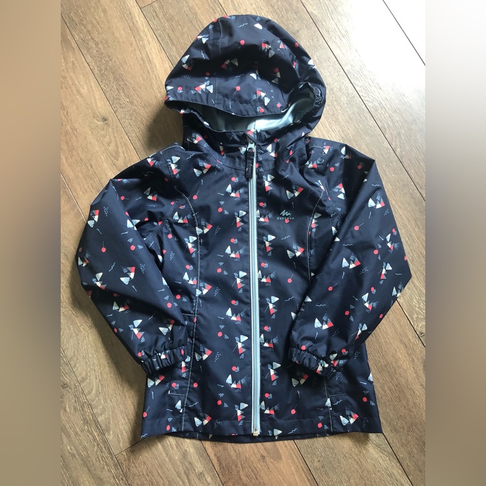 Unisex Rain Jacket Size 4-5 Decathlon EUC